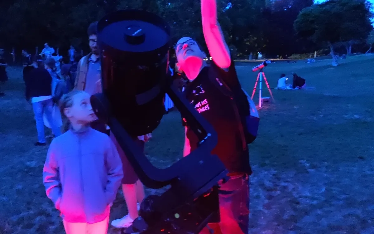 Soirée d'observation du ciel au jardin Villemin-Masha Jîna Amini